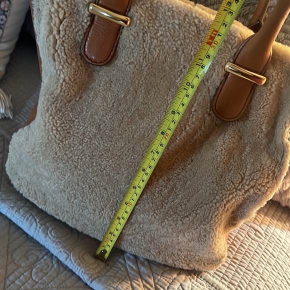 UGG SHEPSKIN TOTE BAG - Picture 6 of 7